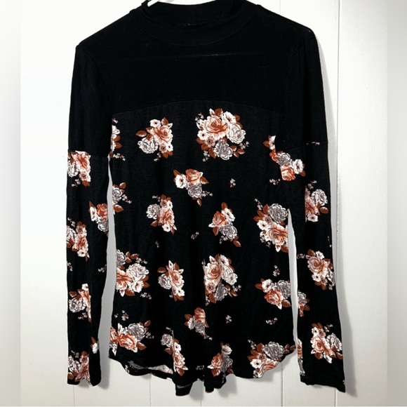 Black and Floral Long Sleeve Top - Picture 1 of 6